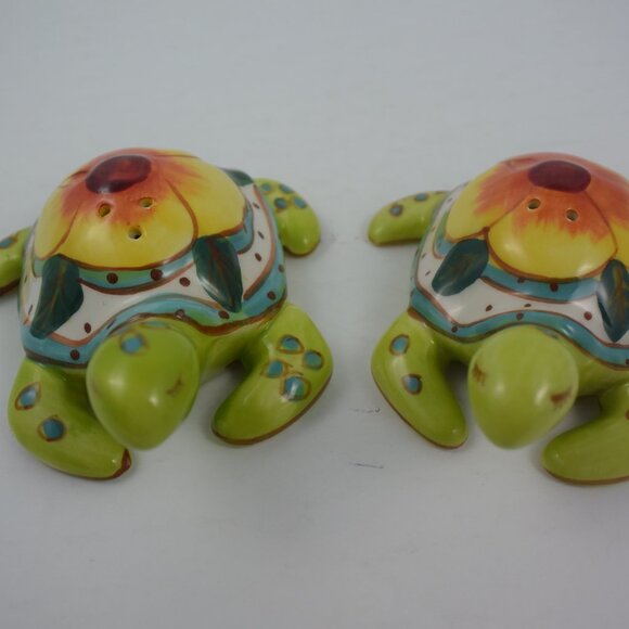 Hand Painted Sea Turtle Salt & Pepper Set by Blue Sky Clayworks LIKE NEW - Picture 1 of 10